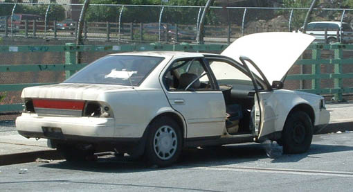 Cross_Bronx_Abandoned_Car.jpg