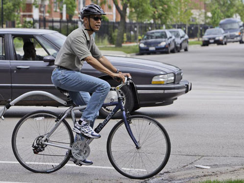 obama_rides_bicycle.jpg