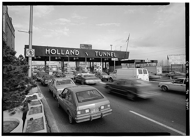 Holland_Tunnel_tolls.jpg