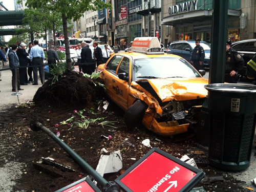 34th__Street_7th_and_Broadway_accident.JPG