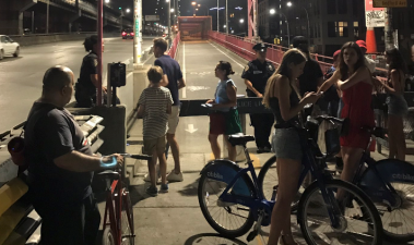 Police officers blocking the Brooklyn entrance to the Williamsburg Bridge bicycle and pedestrian path last night. Photo: @davejohannes