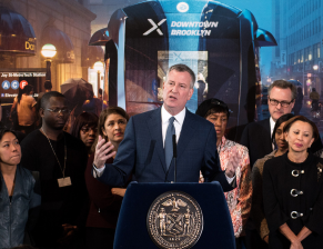 The mayor at a streetcar announcement in February 2016. Photo: NYC Mayor's Office/Flickr