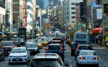 Congestion on Canal Street, which turns out to be part of the National Highway System. Photo: giggel/Wikimedia Commons