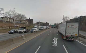 Covering the below-grade sections of the Cross-Bronx Expressway with parkland would produce significant public health dividends, according to a new paper from researchers at Columbia University. Photo: Google Maps