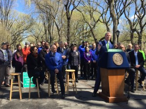 Mayor de Blasio at today's presser announcing that Central Park will soon be car-free. Photo: David Meyer