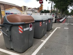 Above-ground waste receptacles in Barcelona. NYCHA may use giant trash containers like these. Photo: Clarence Eckerson Jr.