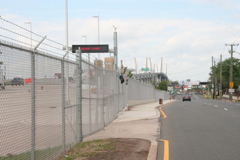 The Goethals Bridge bike and pedestrian path remains closed until DOT builds safe routes to access it. Photo: Vince DiMiceli