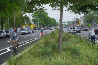A DOT rendering from the second phase of the Atlantic Avenue rebuild shows bike lanes along the median. Image: DOT