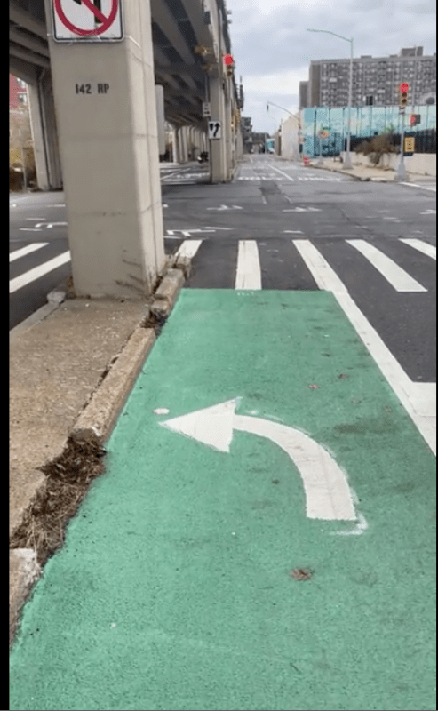 The bike lane where cyclist Ada Martinez was killed, which directs cyclists to turn left into incoming traffic. Video: Daniel Flanzig.
