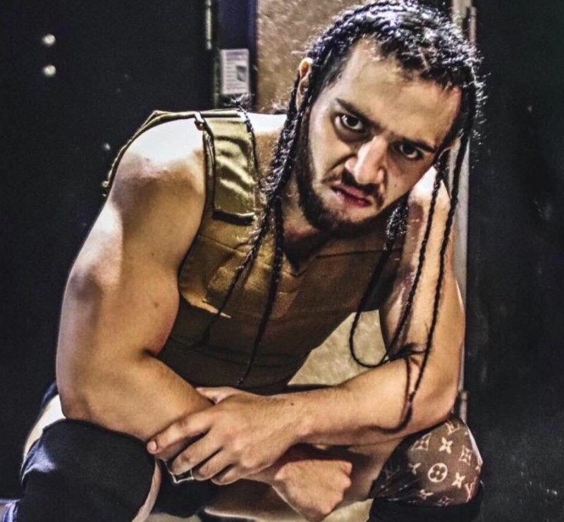 Matt Travis in his Twitter profile pic.