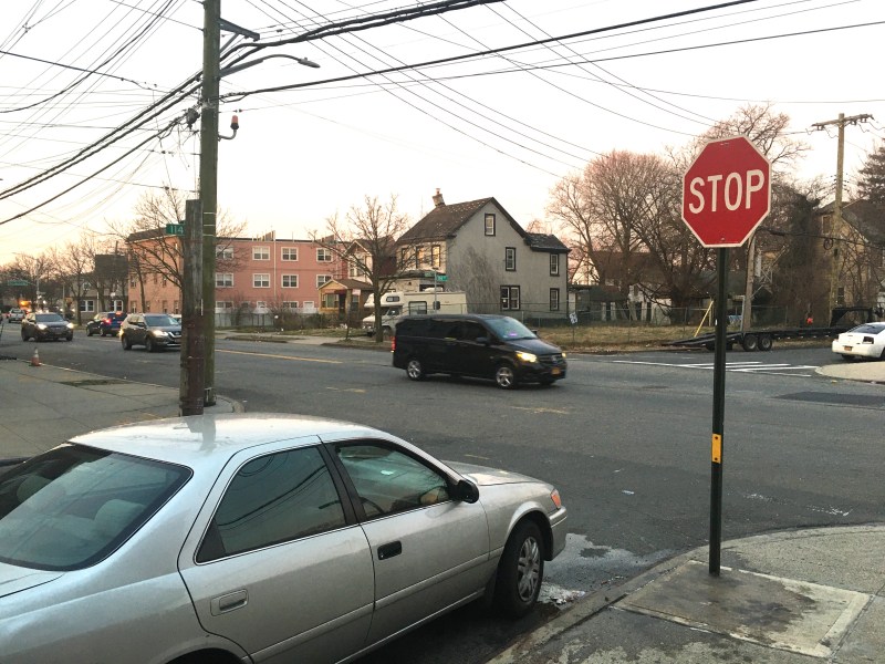The constant stream of traffic means that anyone seeking to cross Farmers Boulevard must wait for a gap in order to proceed. The new leading pedestrian intervals on the traffic lights make it easier and more predictable for everyone. Photo: Samuel Santaella