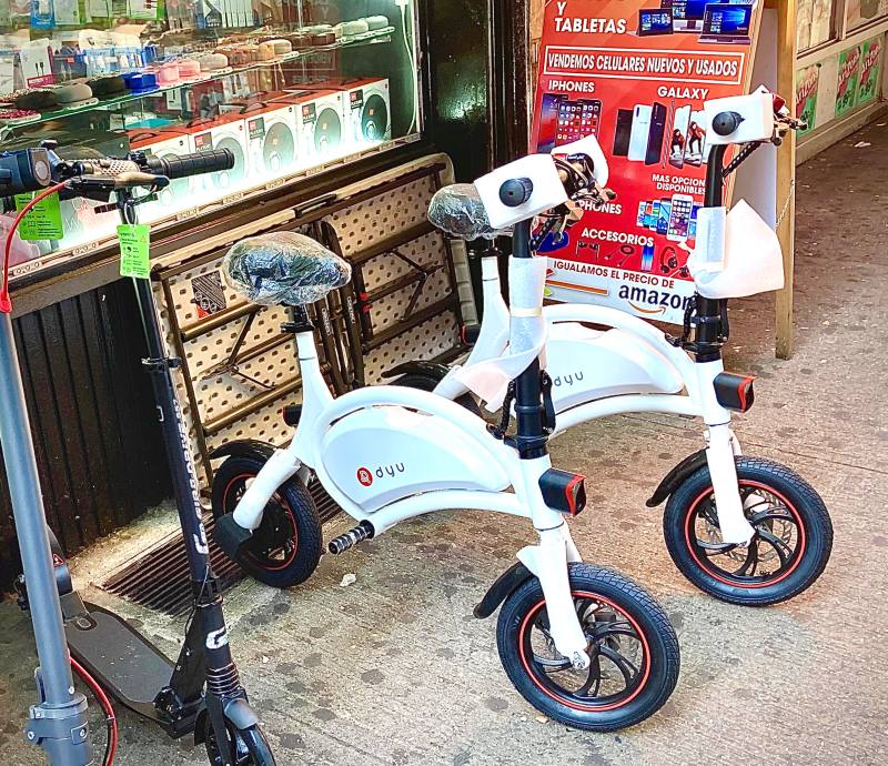The DYU D1F — a sweet little ride that's illegal to operate on New York streets. Photo: Chris Sequeira