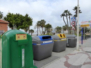 How they do containerized garbage and recycling in Spain.