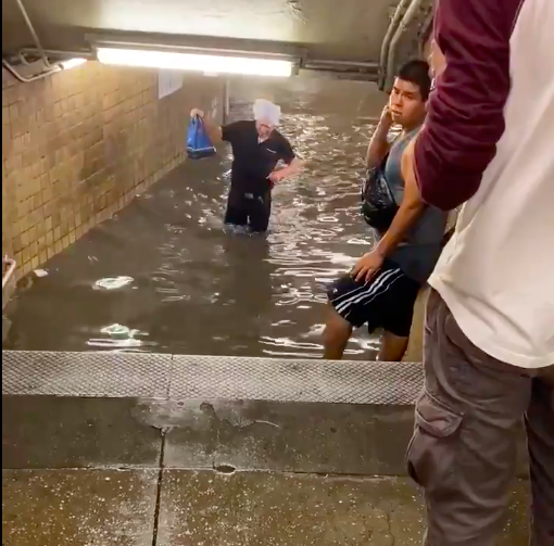 Yesterday at the 157th Street station on the 1 train. Photo: SubwayCreatures