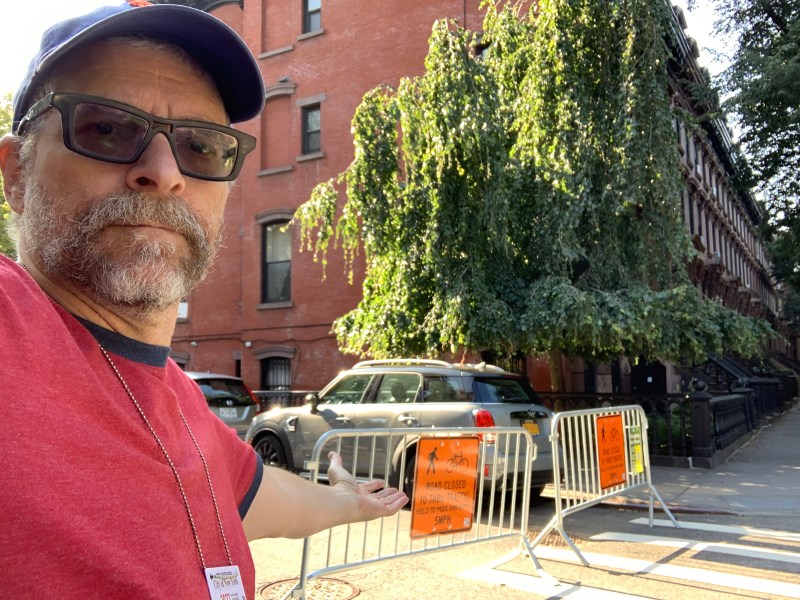 The old man, shaming de Blasio. Photo: Streetsblog