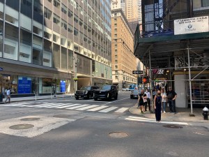 Cramped: pedestrians will get more room as part of a sidewalk expansion on Lexington Avenue between 42nd and 51st Streets. Photo: Julianne Cuba