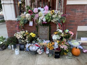 A memorial for baby Apolline at the corner of Vanderbilt and Gates avenues. File photo: Gersh Kuntzman