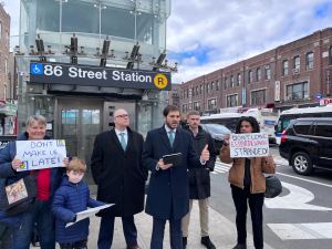 State Sen. Andrew Gounardes (with Council Member Justin Brannan) want more service from the MTA to replace the R train while it is being repaired. Handout photo