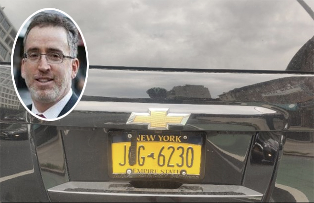 The Brooklyn District Attorney has declined to prosecute attorney Adam White for removing this obstruction from a driver's plate. Photo: Adam White