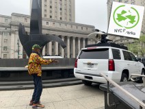 Lorenzo Pace, who created the "Triumph of the Human Spirit" monument in Foley Square, can't believe his eyes. File photo: Gersh Kuntzman